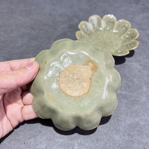 古玩陶瓷宋耀州窯花口碟一對(duì)真品鑒賞圖