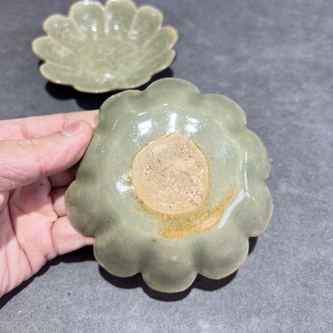 古玩陶瓷宋耀州窯花口碟一對(duì)真品鑒賞圖