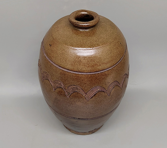 古玩陶瓷茶葉末釉刻水波紋梅瓶真品鑒賞圖