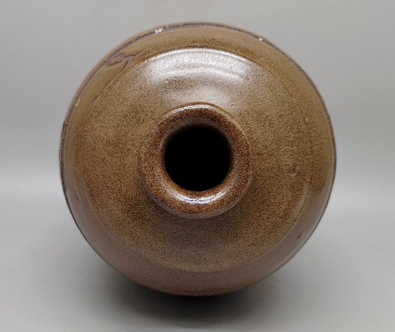 古玩陶瓷茶葉末釉刻水波紋梅瓶真品鑒賞圖