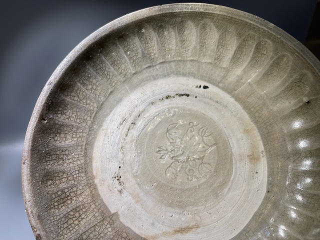 古玩陶瓷青白釉印刻花盤真品鑒賞圖