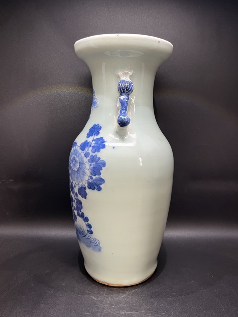 古玩陶瓷豆青釉青花花卉紋雙耳瓶拍賣，當前價格6800元
