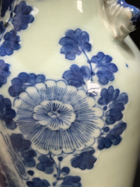 古玩陶瓷豆青釉青花花卉紋雙耳瓶拍賣，當前價格6800元