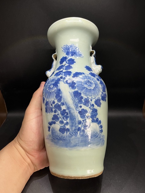 古玩陶瓷豆青釉青花花卉紋雙耳瓶拍賣，當前價格6800元