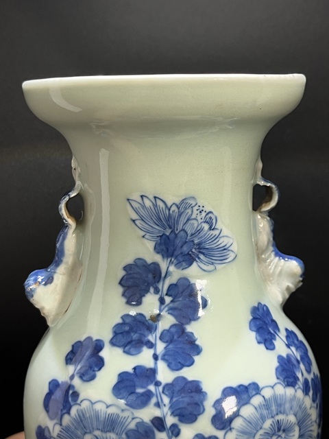 古玩陶瓷豆青釉青花花卉紋雙耳瓶拍賣，當前價格6800元