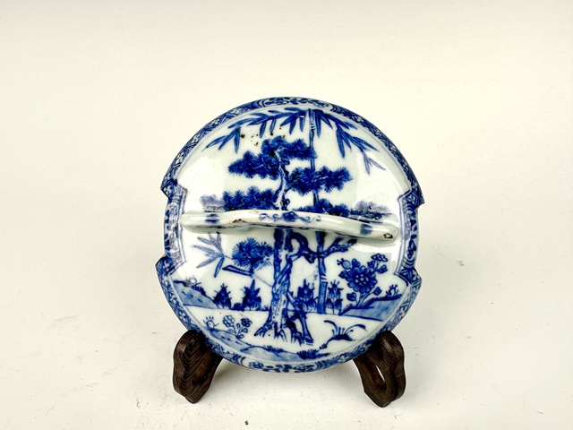 古玩陶瓷清中期·青花松竹梅蓋盒真品鑒賞圖