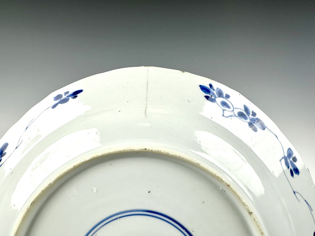 古玩陶瓷清康熙·青花開窗錦地花卉紋大盤真品鑒賞圖