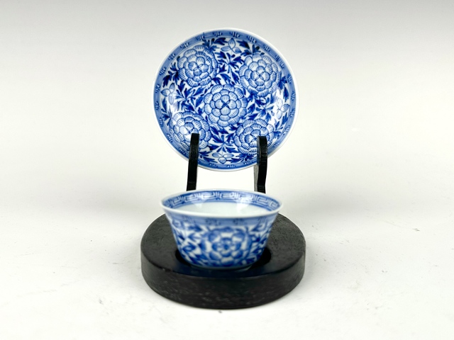 古玩陶瓷清康熙·青花淡描團花杯碟真品鑒賞圖