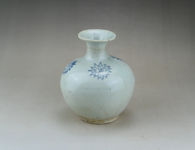 古玩陶瓷明末清初·青花花卉紋壺真品鑒賞圖