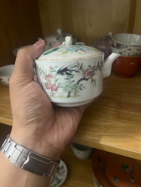 古玩陶瓷花鳥紋粉彩執(zhí)壺拍賣,當(dāng)前價格3800元