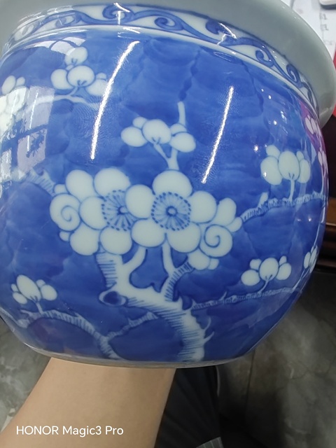 古玩陶瓷清晚·青花留白冰梅紋案缸 真品鑒賞圖
