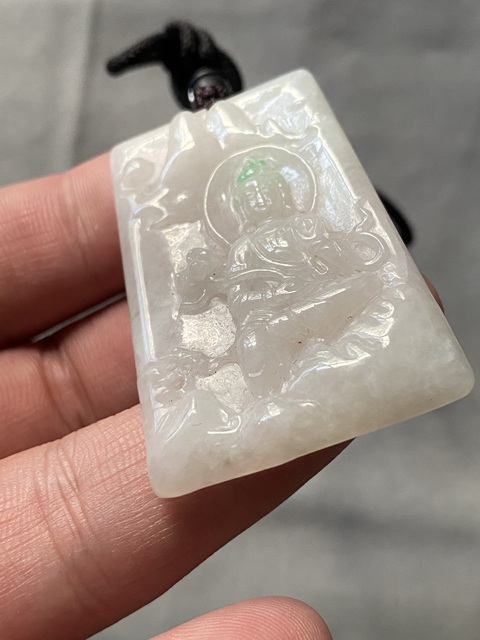 古玩玉器(一口價放漏)天然翡翠“觀音牌”拍賣,當前價格1800元