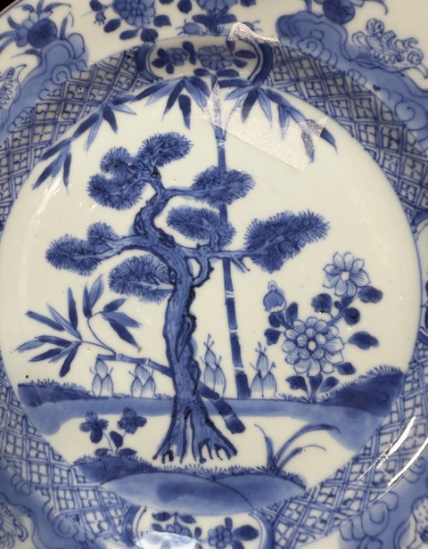 古玩陶瓷花卉紋青花盤(pán)真品鑒賞圖