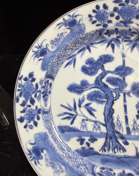 古玩陶瓷花卉紋青花盤(pán)真品鑒賞圖
