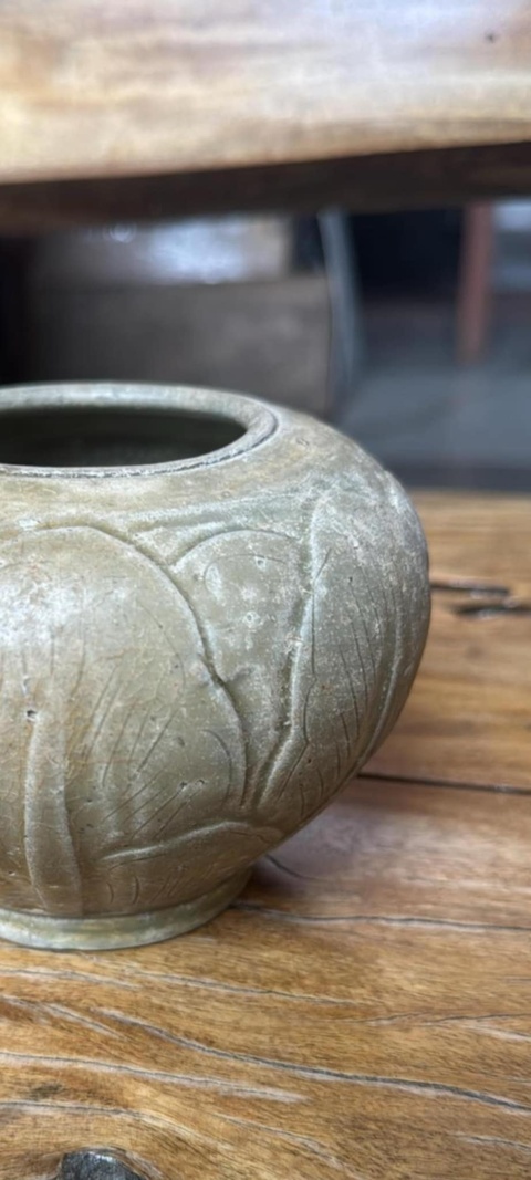 古玩陶瓷越窯刻花水盂真品鑒賞圖