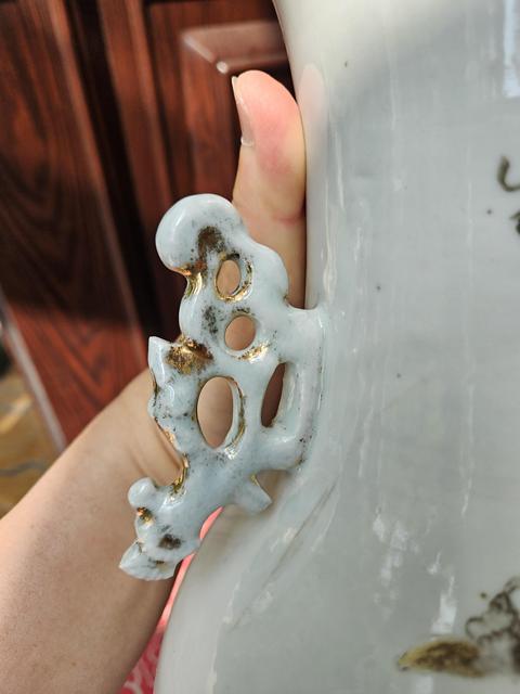古玩陶瓷淺絳彩人物故事紋撇口瓶真品鑒賞圖
