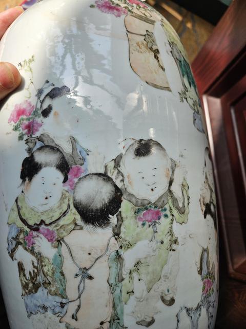 古玩陶瓷淺絳彩人物故事紋撇口瓶真品鑒賞圖