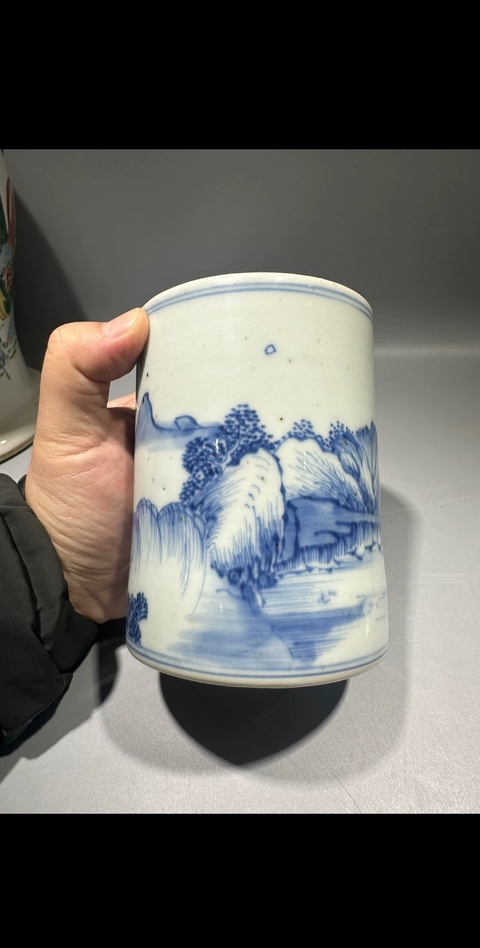 古玩陶瓷青花山水茅屋人物垂釣紋筆筒真品鑒賞圖