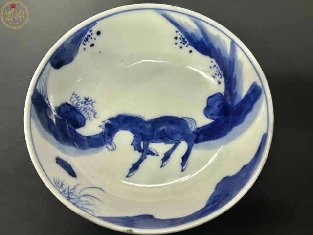 古玩陶瓷青花駿馬圖盤真品鑒賞圖