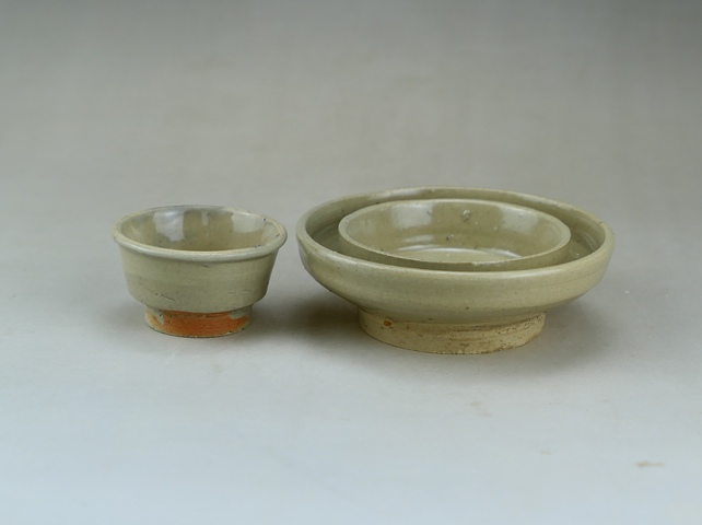 古玩陶瓷精品:明代龍泉窯青瓷杯和明代龍泉窯青瓷杯托(一套拍賣)拍賣,當(dāng)前價格1300元