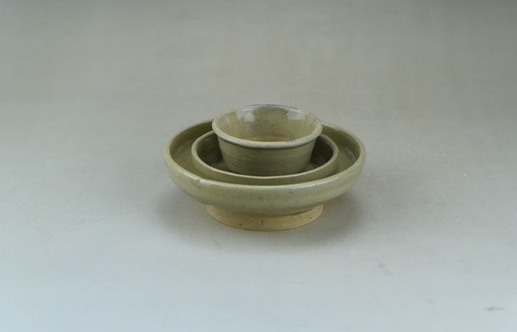 古玩陶瓷精品:明代龍泉窯青瓷杯和明代龍泉窯青瓷杯托(一套拍賣)拍賣,當(dāng)前價格1300元