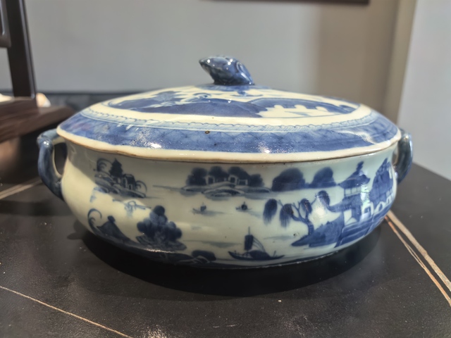 古玩陶瓷青花山水人物紋蓋鍋真品鑒賞圖