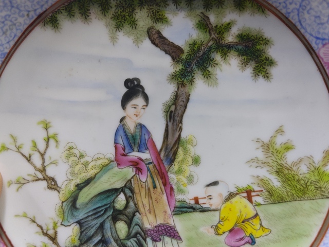 古玩陶瓷三娘教子圖粉彩盤真品鑒賞圖