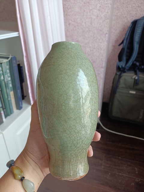 古玩陶瓷龍泉青瓷橄欖瓶拍賣(mài),當(dāng)前價(jià)格1800元