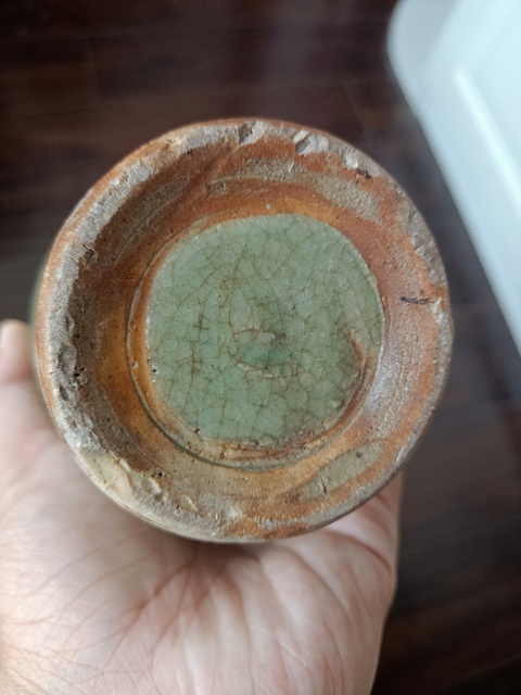 古玩陶瓷龍泉青瓷橄欖瓶拍賣(mài),當(dāng)前價(jià)格1800元