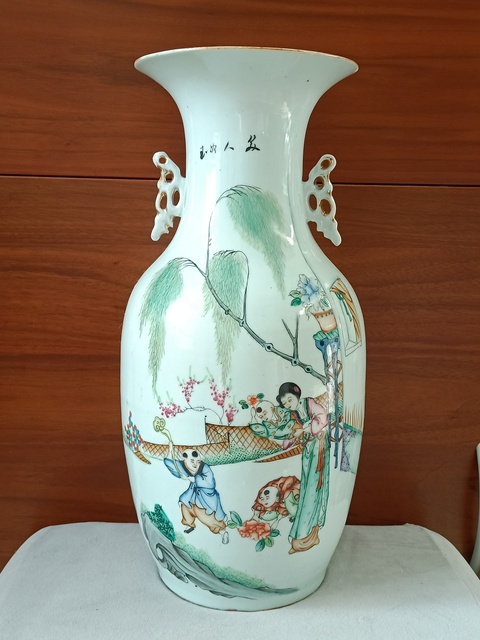 古玩陶瓷粉彩人物故事紋雙耳瓶拍賣,當前價格2850元