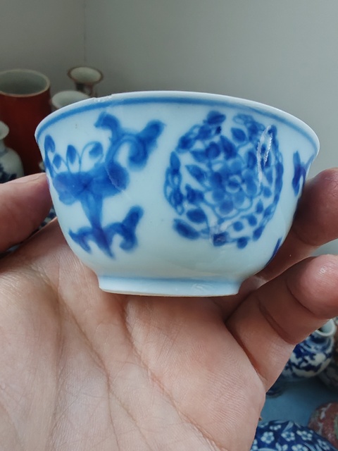 古玩陶瓷清康熙時(shí)期青花花卉紋杯拍賣,當(dāng)前價(jià)格850元