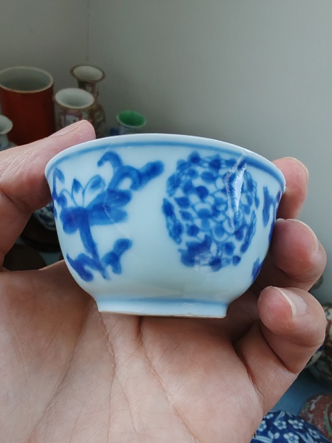 古玩陶瓷清康熙時(shí)期青花花卉紋杯拍賣,當(dāng)前價(jià)格850元
