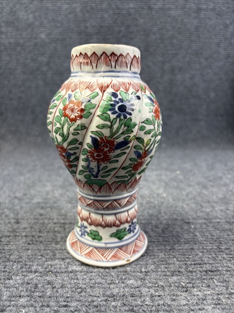 古玩陶瓷康熙五彩花卉紋賞瓶拍賣，當前價格6888元
