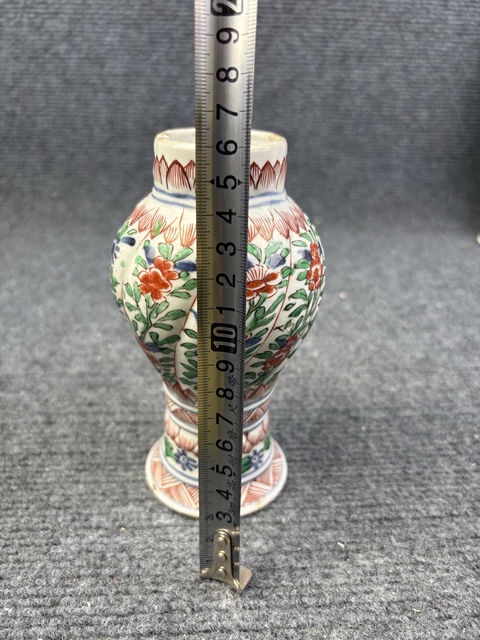 古玩陶瓷康熙五彩花卉紋賞瓶拍賣，當前價格6888元