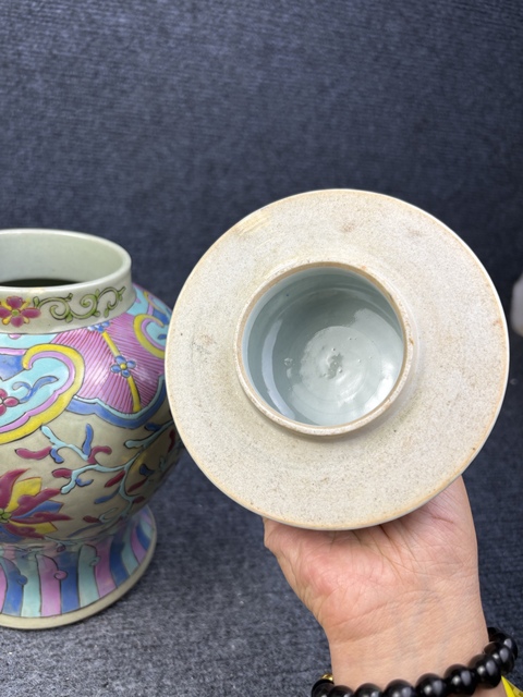 古玩陶瓷粉彩花卉紋將軍罐拍賣，當(dāng)前價格3988元