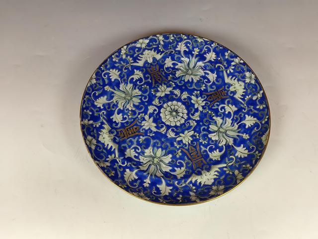 古玩陶瓷清晚期藍料彩堆白花卉壽字紋賞盤真品鑒賞圖