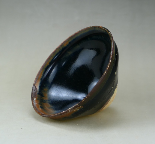 古玩陶瓷精品:南宋遇林亭窯黑釉絲毫茶盞拍賣,當前價格800元