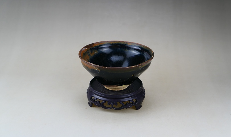 古玩陶瓷精品:南宋遇林亭窯黑釉絲毫茶盞拍賣,當前價格800元