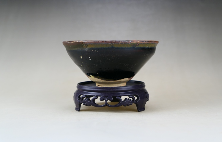 古玩陶瓷精品:南宋遇林亭窯黑釉絲毫茶盞拍賣,當前價格800元