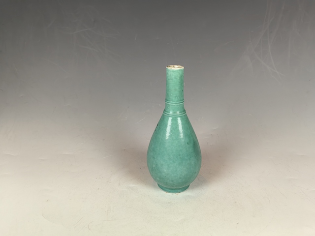 古玩陶瓷清中孔雀綠玹紋撣瓶真品鑒賞圖
