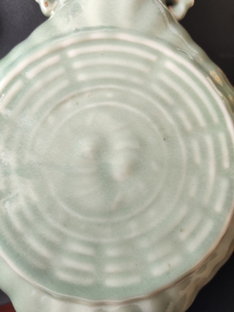 古玩陶瓷晚清青釉八卦瓶拍賣，當前價格3500元