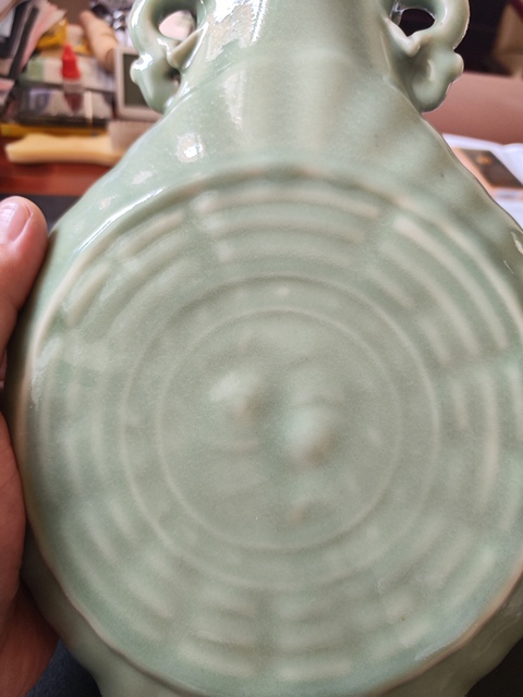 古玩陶瓷晚清青釉八卦瓶拍賣，當前價格3500元