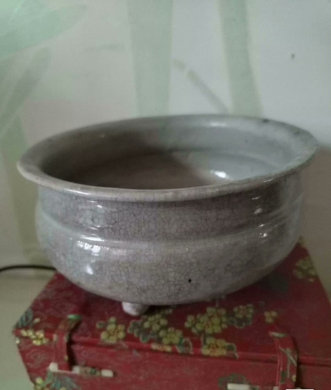 古玩陶瓷龍泉青瓷三足爐拍賣，當前價格2886元