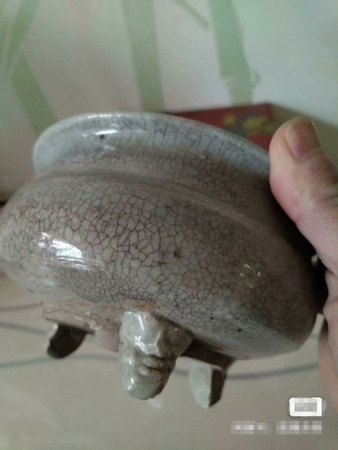 古玩陶瓷龍泉青瓷三足爐拍賣，當前價格2886元