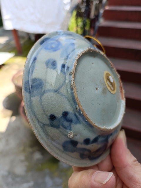 古玩陶瓷實物保真明中晚期青花洞石花卉紋賞盤拍賣,當前價格980元