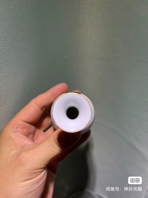 古玩陶瓷粉彩熊貓圖小瓶真品鑒賞圖