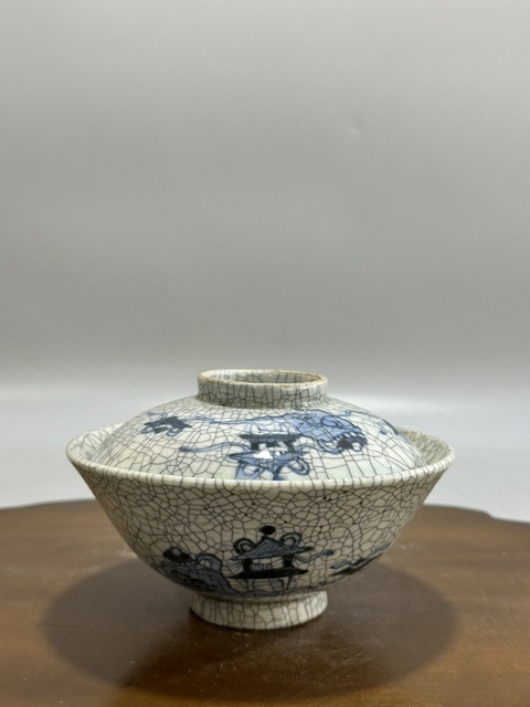 古玩陶瓷哥釉青花蓋碗真品鑒賞圖
