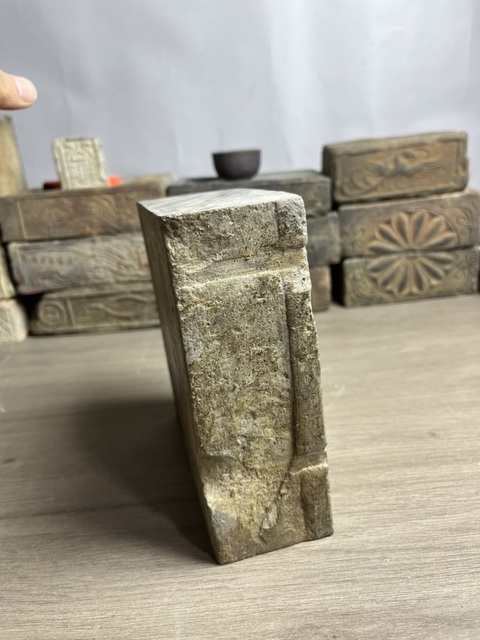 古玩陶瓷漢磚玄武磚拍賣,當前價格2500元