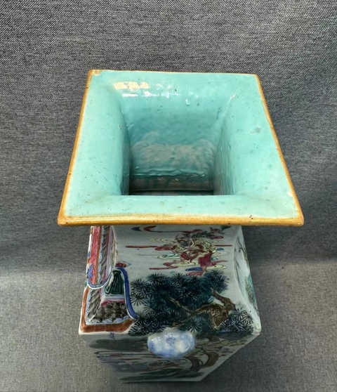 古玩陶瓷粉彩人物故事紋四方瓶真品鑒賞圖