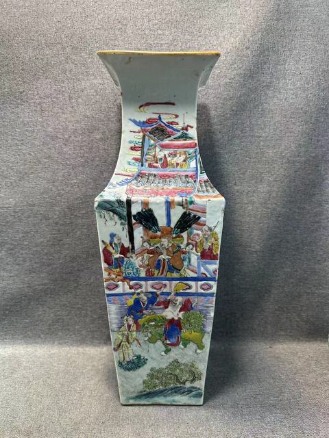 古玩陶瓷粉彩人物故事紋四方瓶真品鑒賞圖